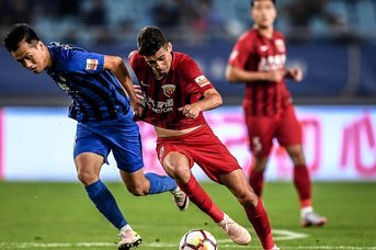 申花3-0客胜河南五连胜创纪录