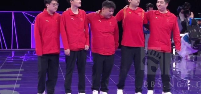 能拿冠军打得难看vs打得好看却没冠军，选哪个，申花球迷进？？？？？