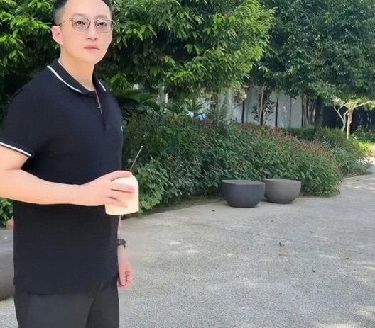 依木兰首发了，直接对话张志雄