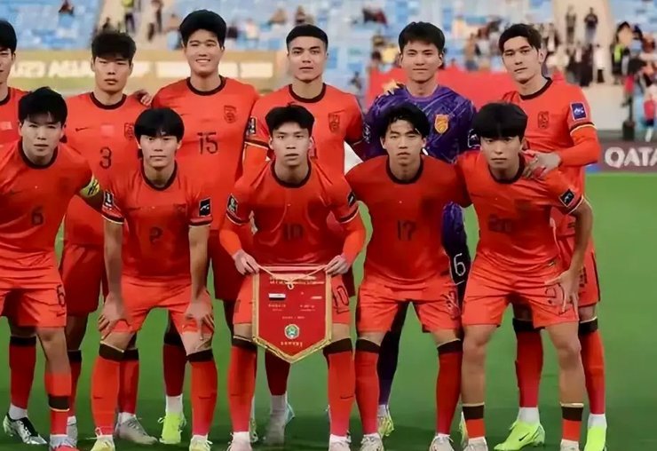 国足4‑2‑3‑1这个阵容有没有戏