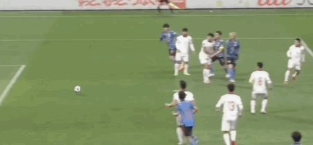日本队角球机会打门，达门神扑救险