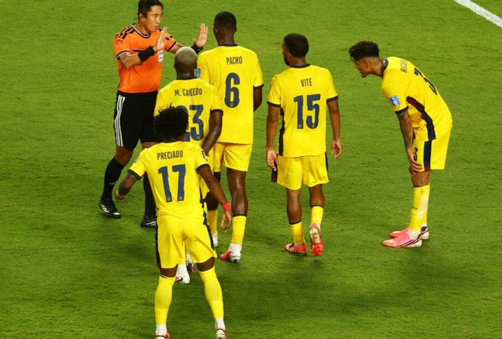 萨卡双响赖斯传射 英格兰半场4-0领先法国