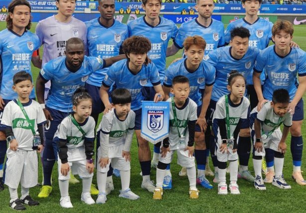 铜梁龙队勇夺“小世界杯”冠军